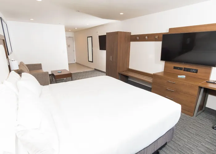 Holiday Inn Express Hollywood Walk Of Fame By Ihg