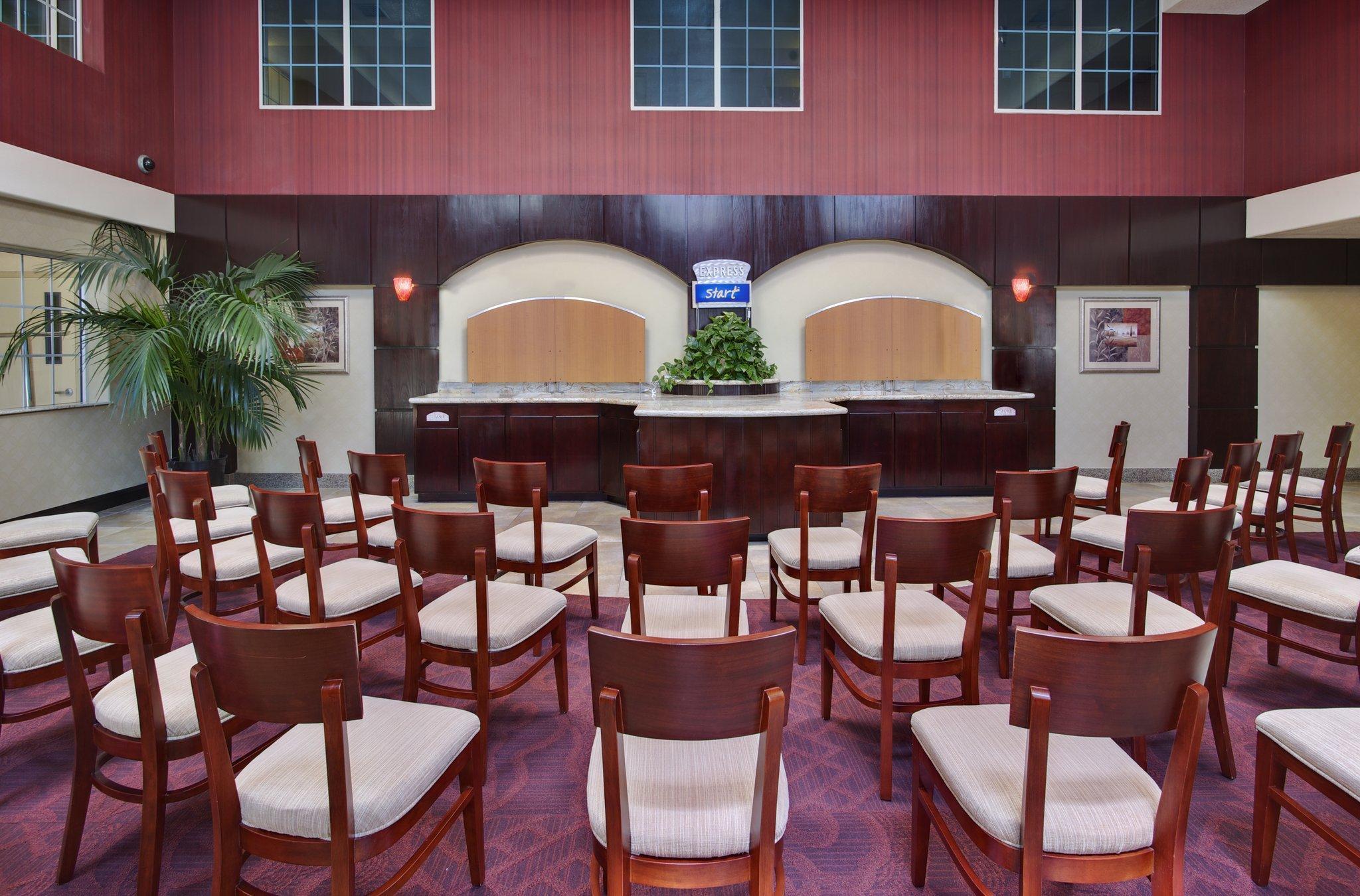 Hotel Express Hollywood Walk Of Fame By Ihg Los Angeles